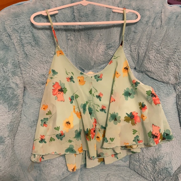 Flowy light green floral crop top - Picture 2 of 5